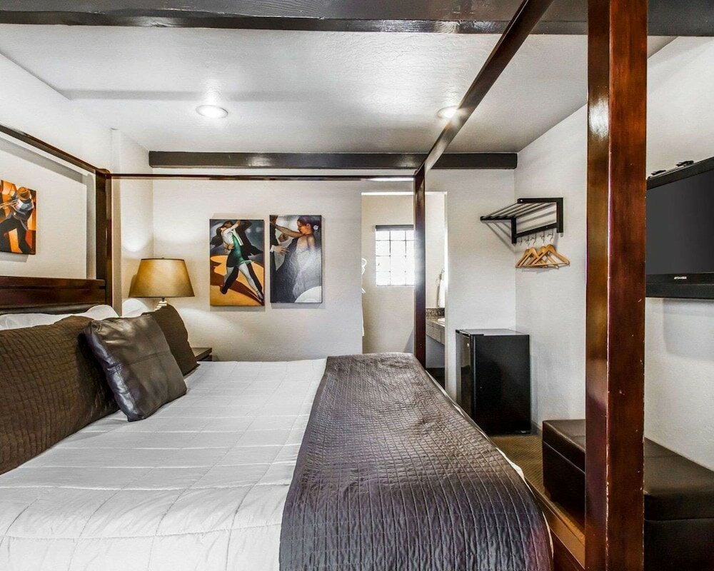 Фото Rodeway Inn & Suites Williams Downtowner - Rte 66