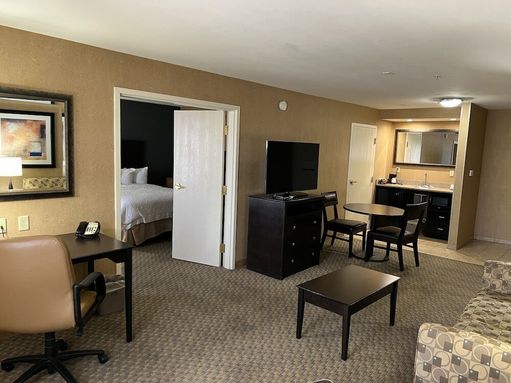 Фото Hampton Inn & Suites Barstow