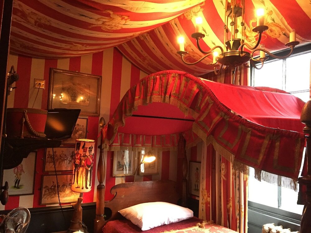 Фото The Pavilion Hotel