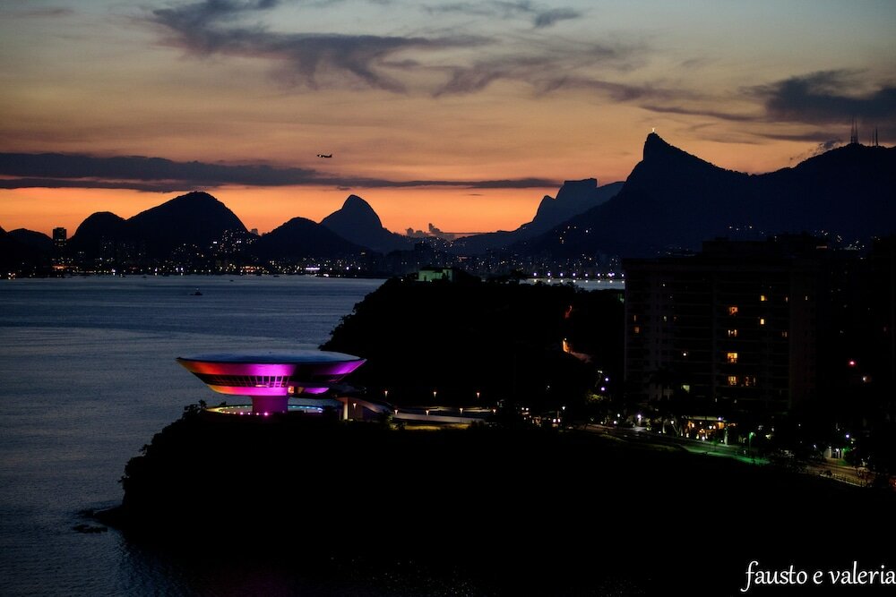 Фото H Niteroi Hotel