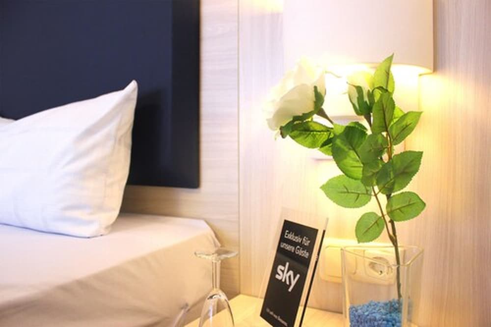 Фото Hotel Altenwerder Hof