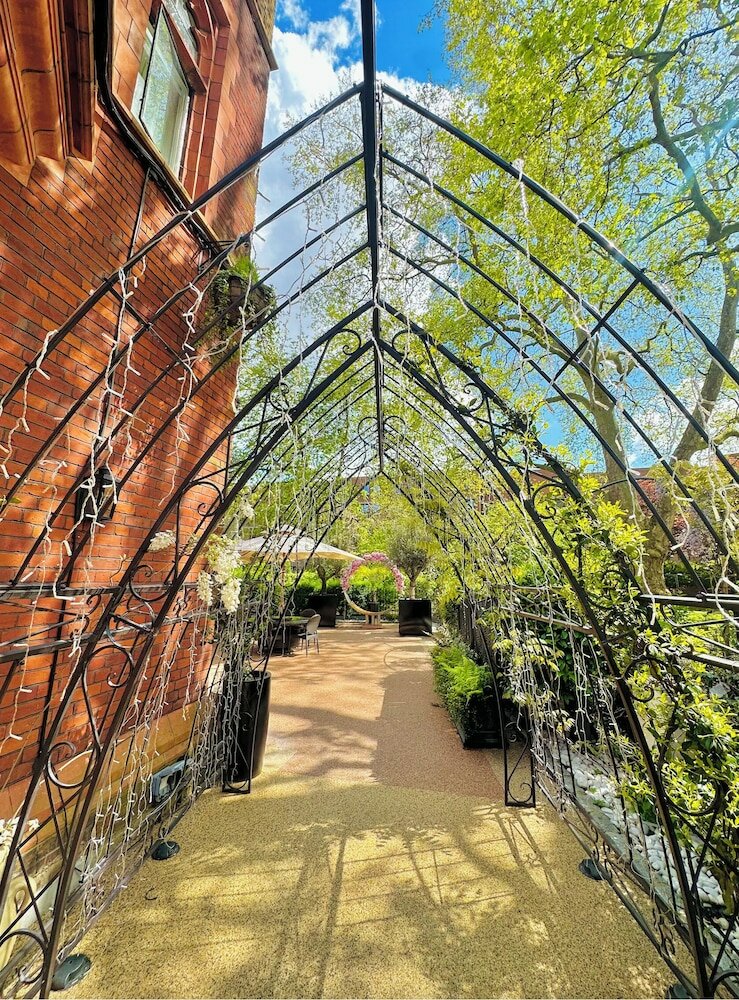 Фото St Paul's Hotel