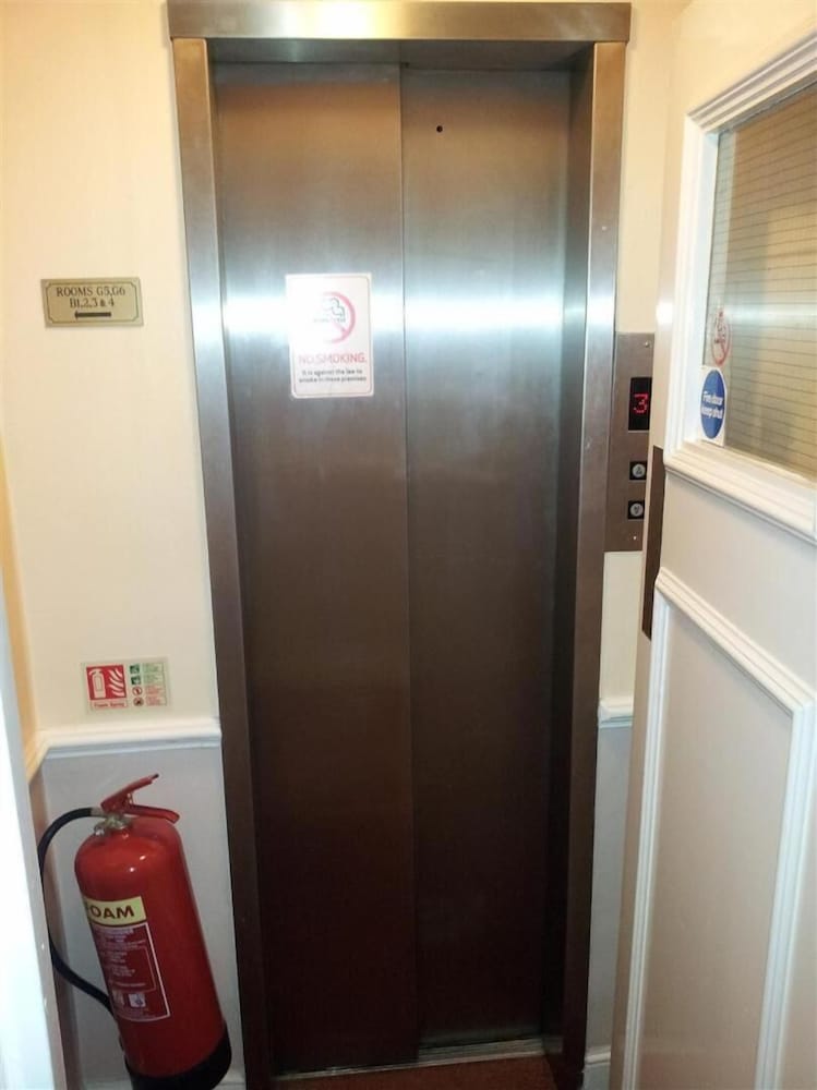 Фото West Cromwell Hotel