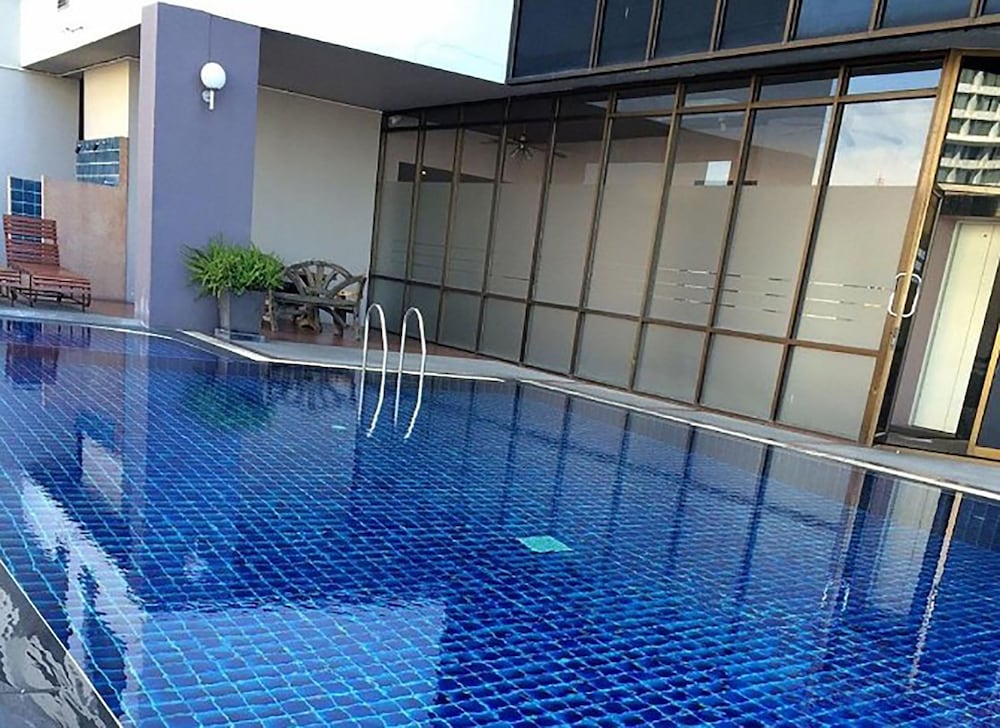 Фото Royal Lanna Hotel