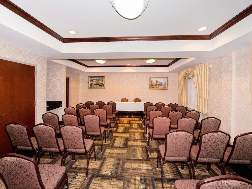 Фото Quality Suites Nyc Gateway