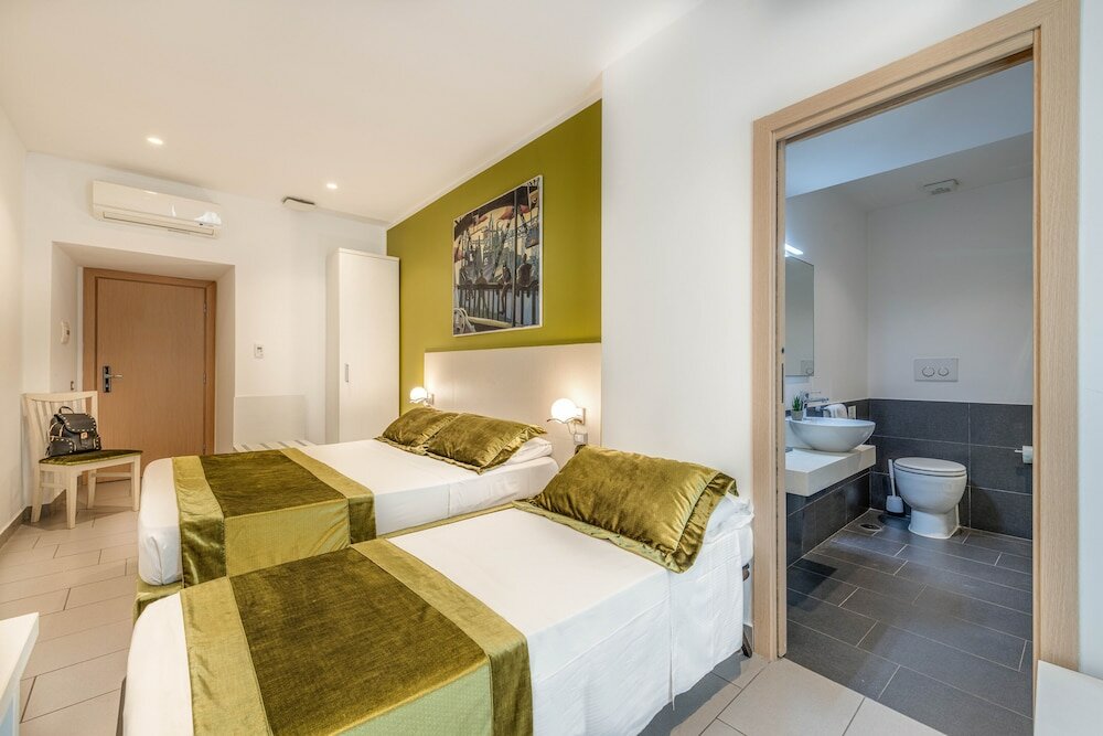 Фото Trevi Palace Hotel