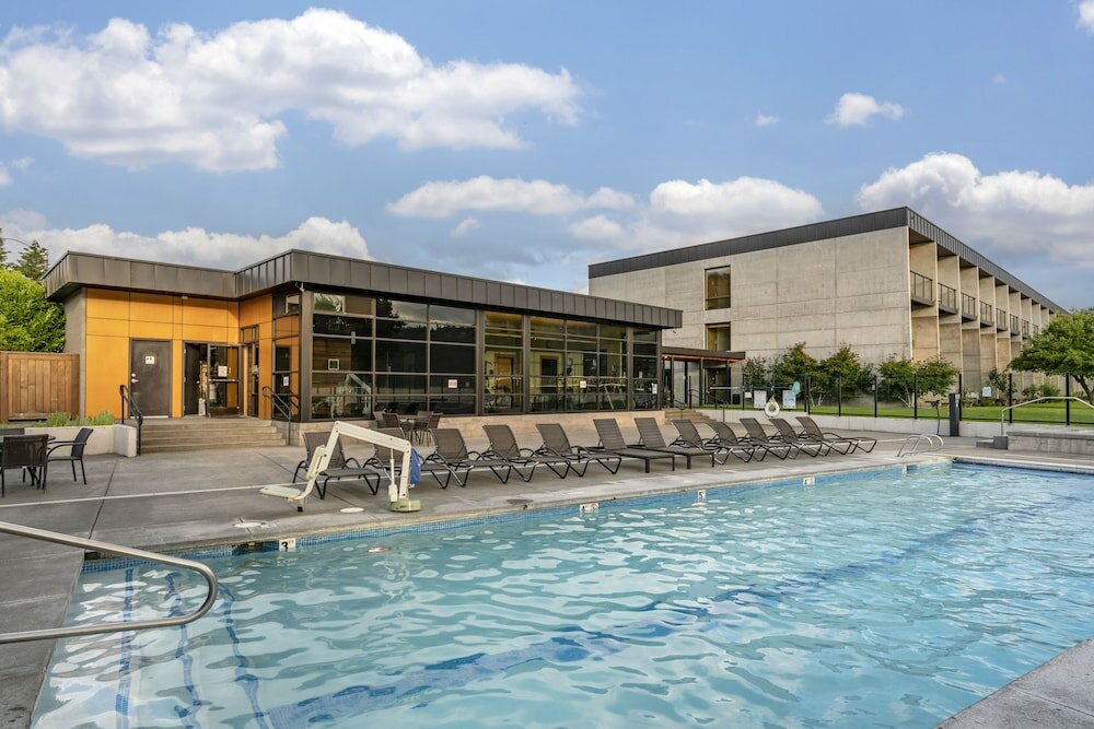 Фото Best Western Plus Hood River Inn