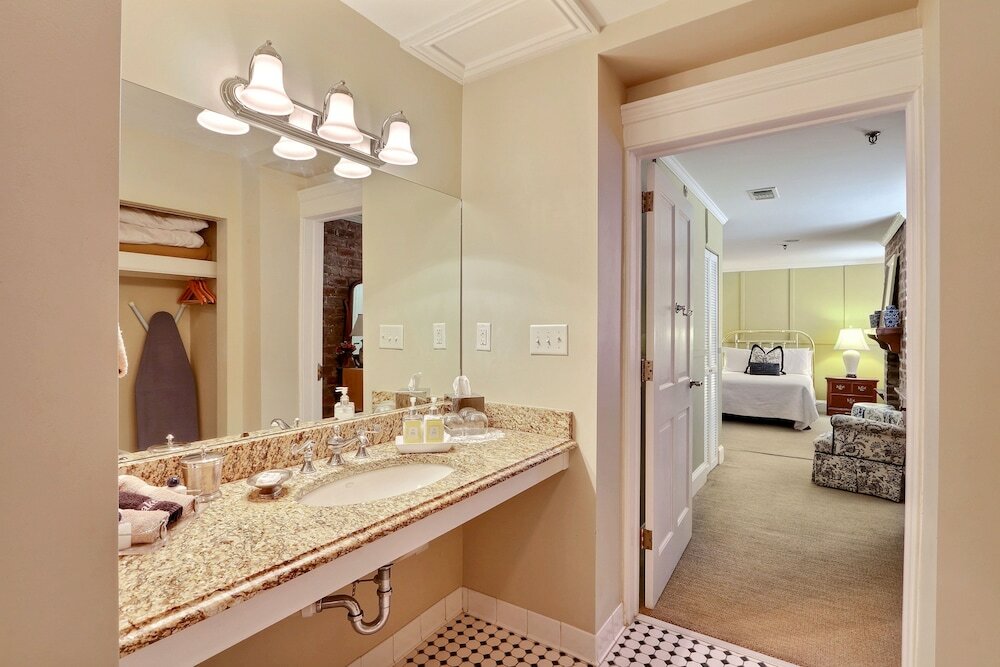 Фото The Presidents' Quarters Inn