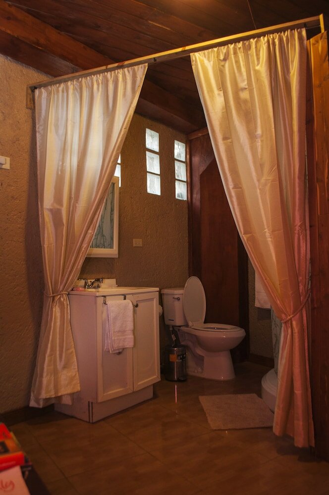 Фото B & B Comfy Inn