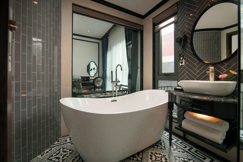 Фото Hanoi Le Chateau Hotel & SPA