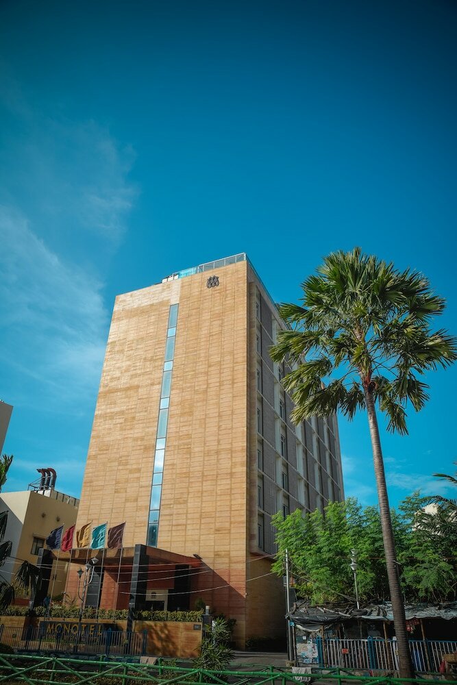 Фото Monotel Luxury Business Hotel