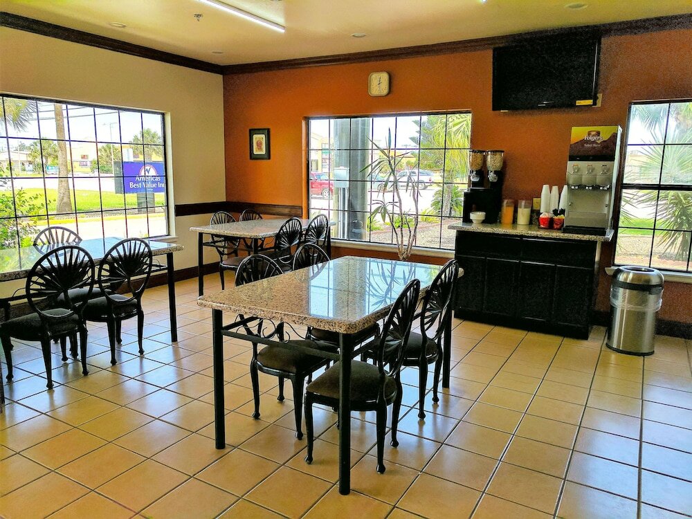 Фото Americas Best Value Inn Brownsville