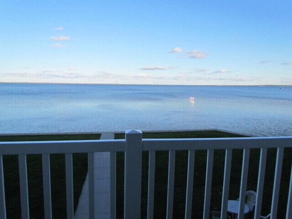 Фото Lakeside Resort and Conference Center