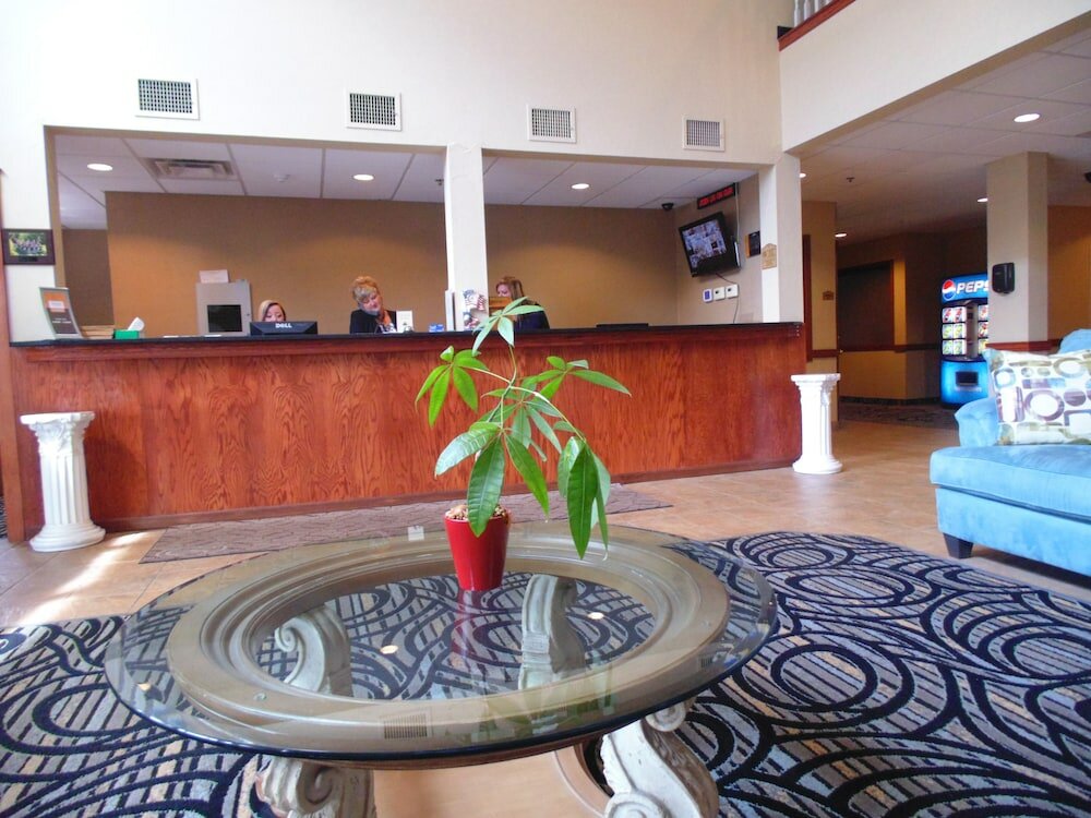 Фото Lakeside Resort and Conference Center