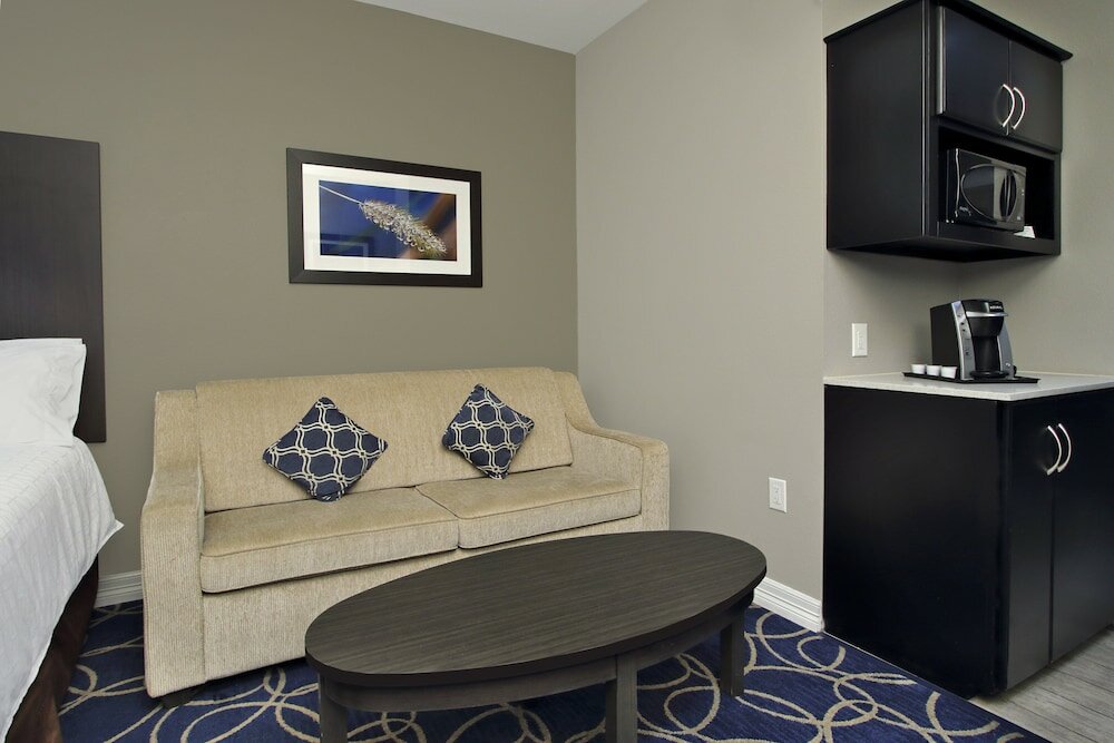 Фото Holiday Inn Express & Suites Houston North - Iah Area, an Ihg Hotel