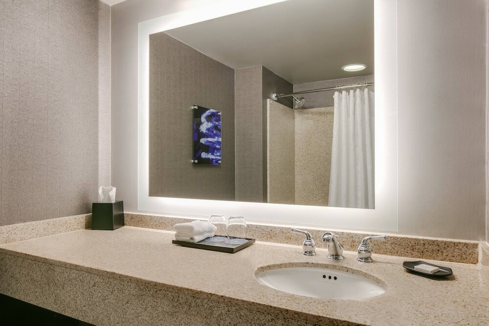 Фото Sheraton Overland Park Hotel at the Convention Center