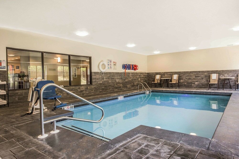 Фото Comfort Inn La Porte