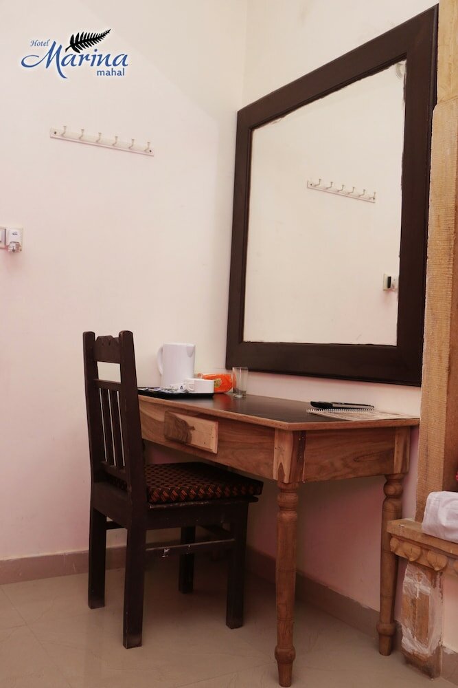 Фото Hotel Marina Mahal
