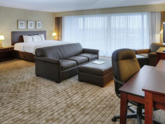 Фото Holiday Inn Toronto Airport East