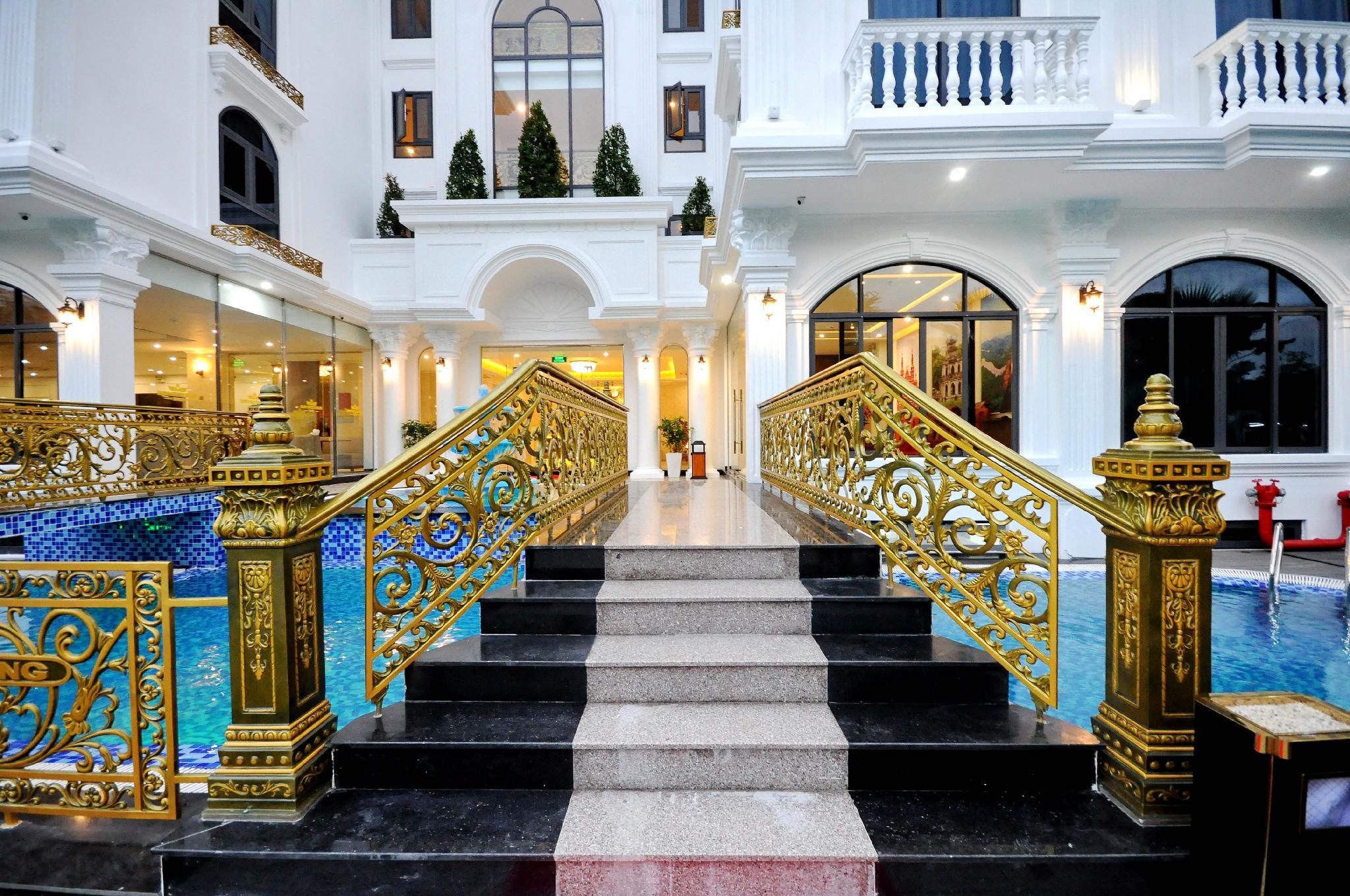 Фото Crown Nguyen Hoang Hotel