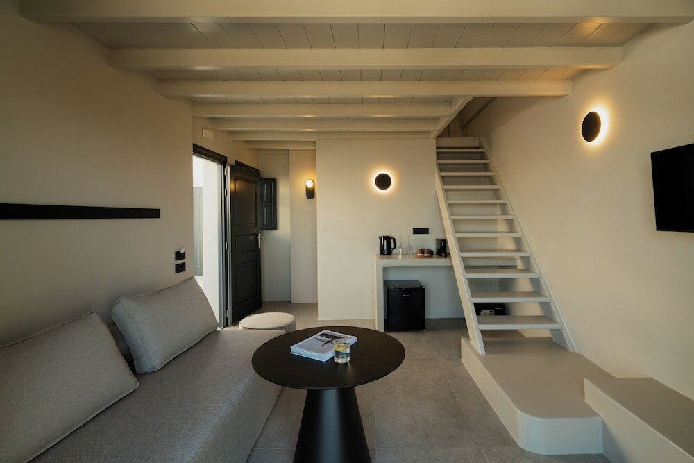 Фото Black Diamond Suites - Adults Only