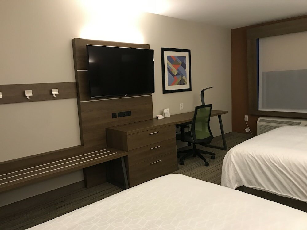 Фото Holiday Inn Express & Suites Phoenix - Airport North, an Ihg Hotel