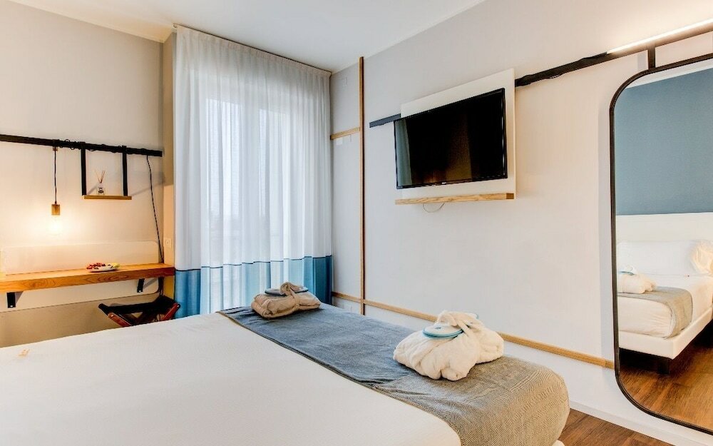 Фото Polo Younique Hotel