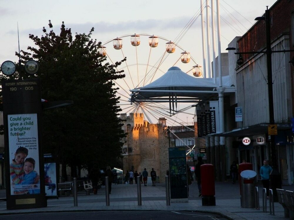 Фото Beddoe Apartments