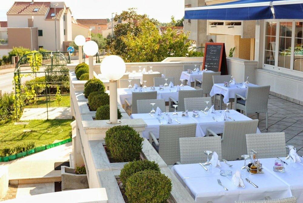 Фото Hotel Mediteran