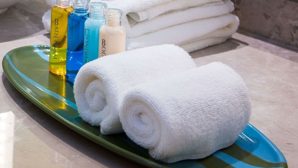 Фото Studios & Suites 4 Less Charlotte