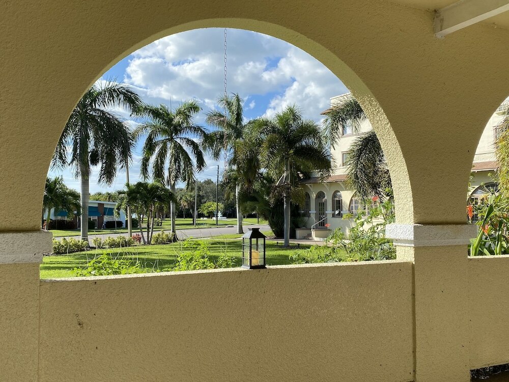 Фото Crystal Bay Hotel