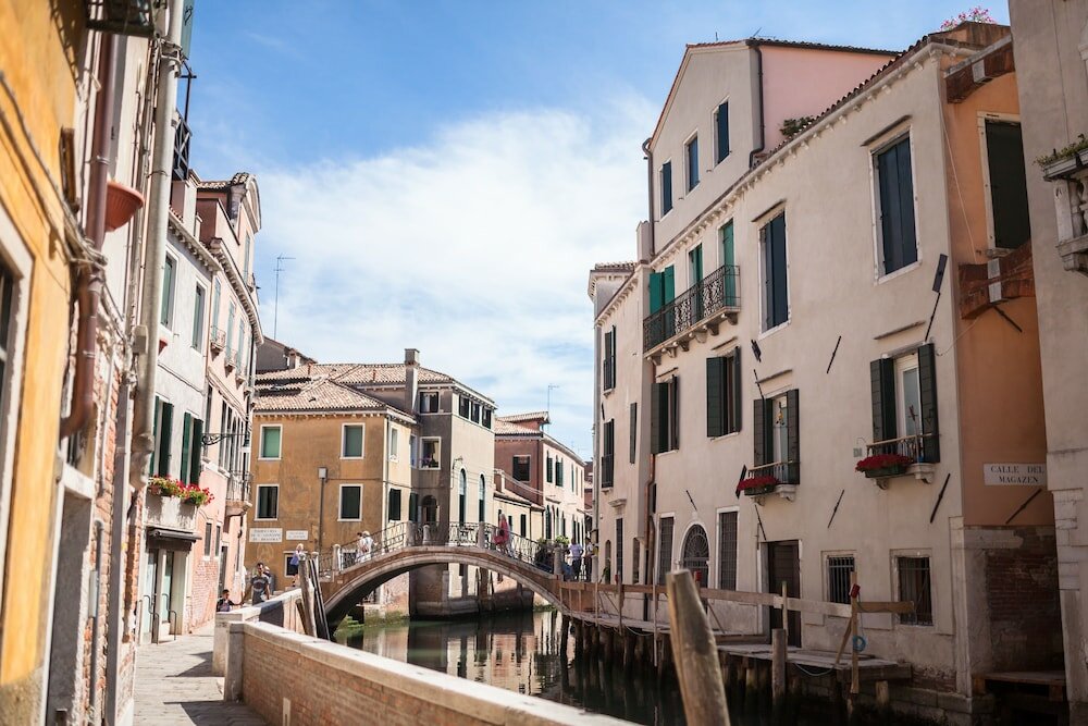 Фото Liassidi Wellness Suites