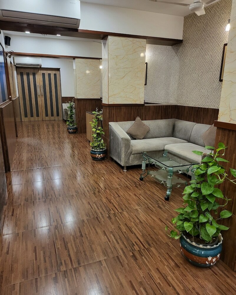 Фото Hotel Maharana Inn Chembur