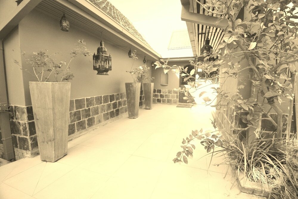 Фото The Wardrobe Guest House