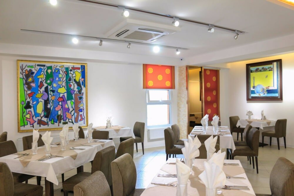 Фото Ub Inn hotel & gallery