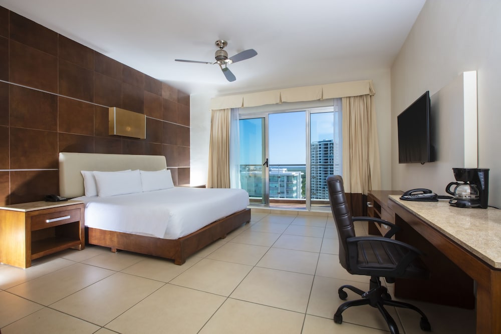 Фото Krystal Urban Cancun Centro