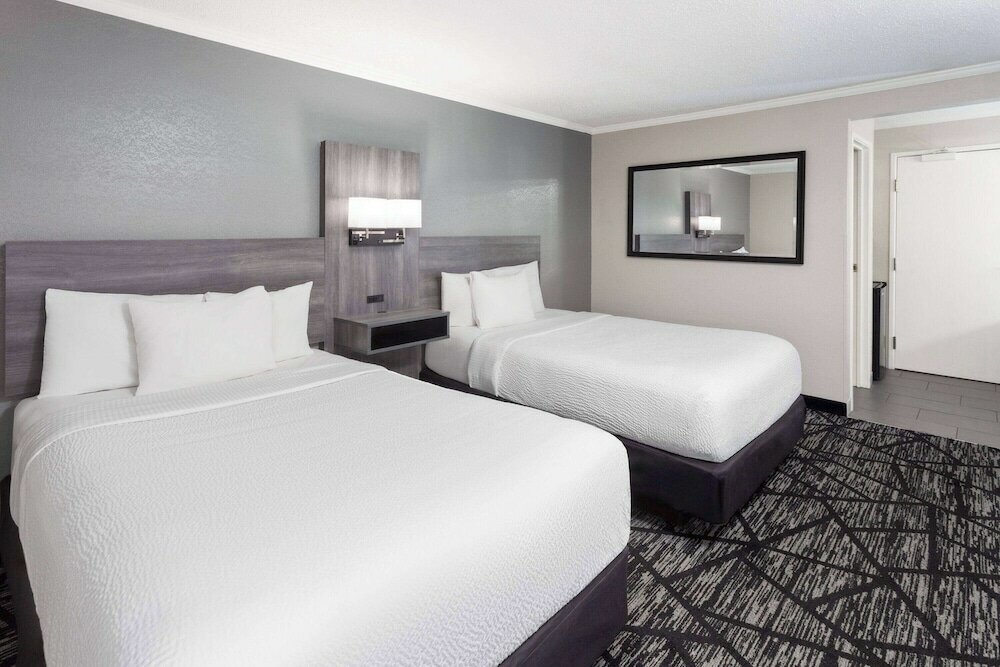 Фото La Quinta Inn by Wyndham Cleveland Independence