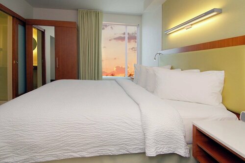 Гостиница SpringHill Suites Las Vegas North Speedway в Норт-Лас-Вегасе