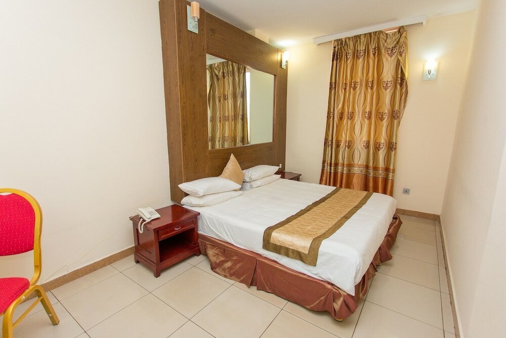 Фото The Mirror Hotel