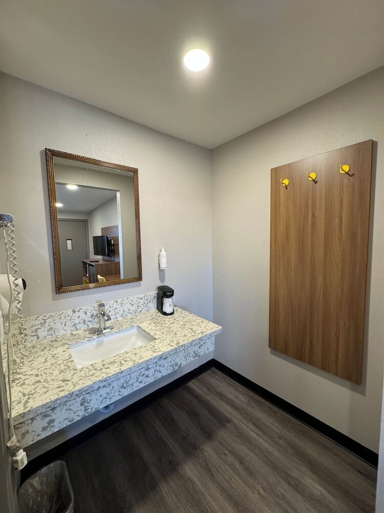 Фото Days Inn by Wyndham Barstow