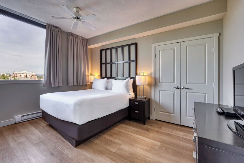 Фото The Oswego Hotel