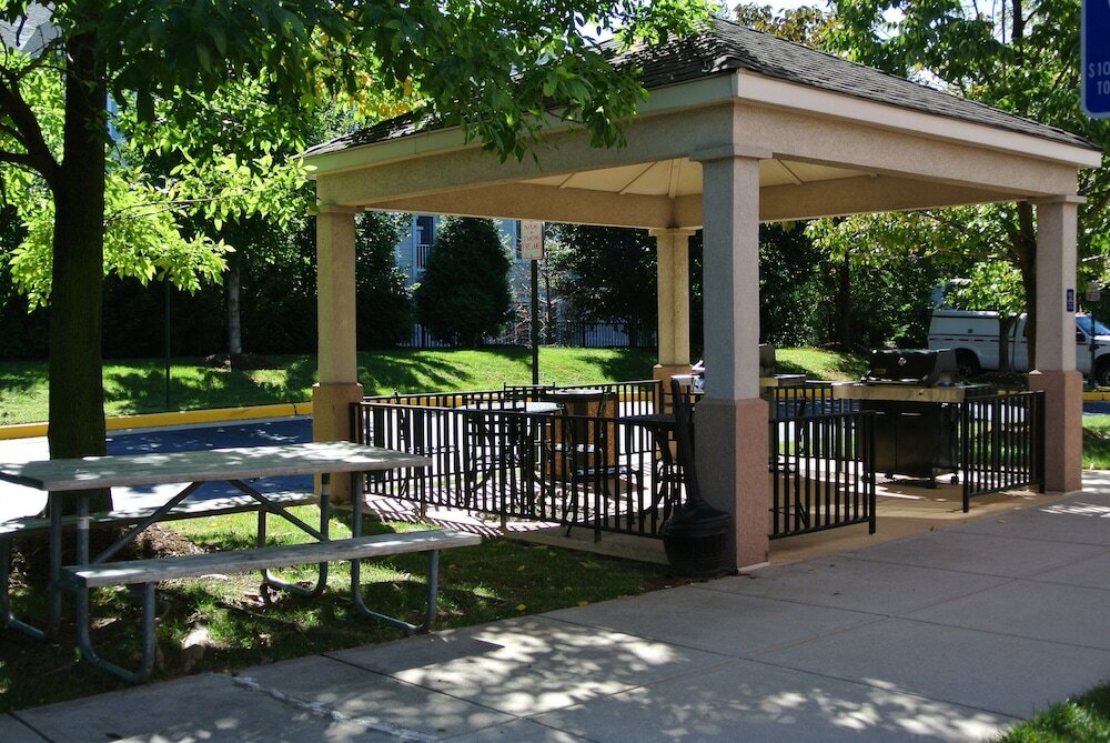 Фото Candlewood Suites Washington-Fairfax, an Ihg Hotel