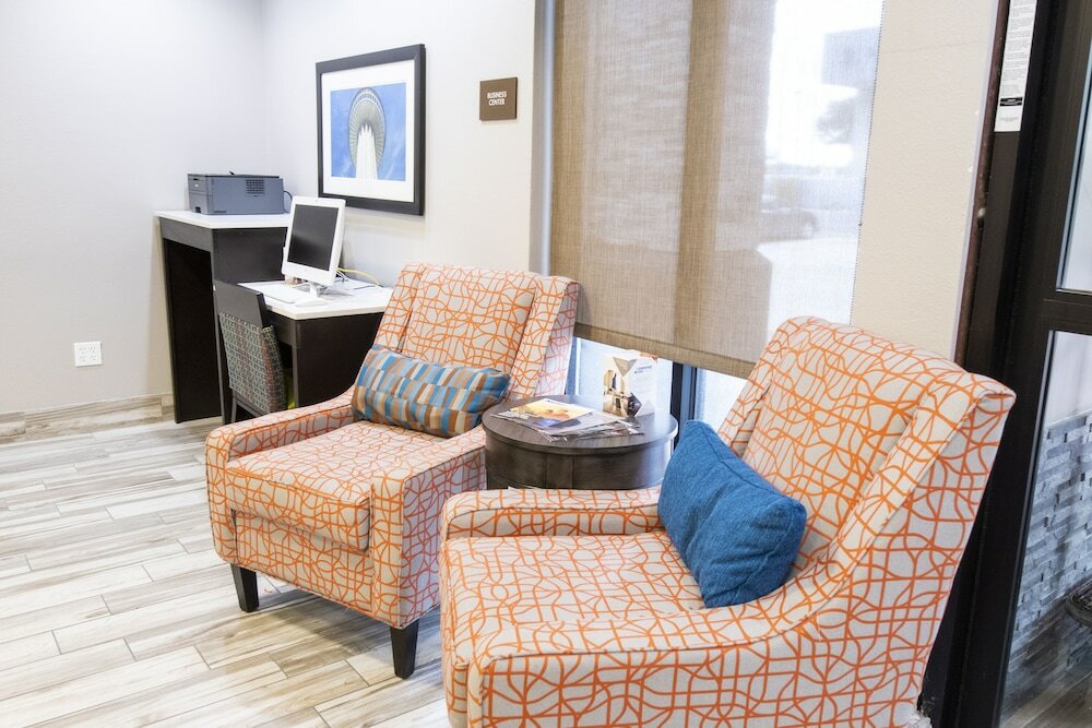 Фото Comfort Inn & Suites Near Medical Center