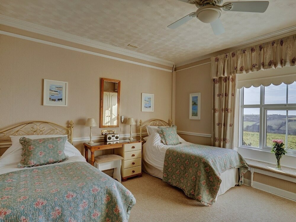 Фото Bosavern House