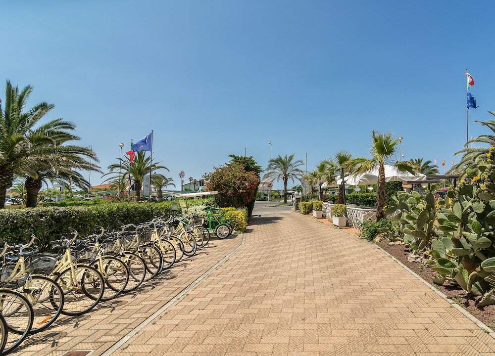 Фото Hotel Siesta