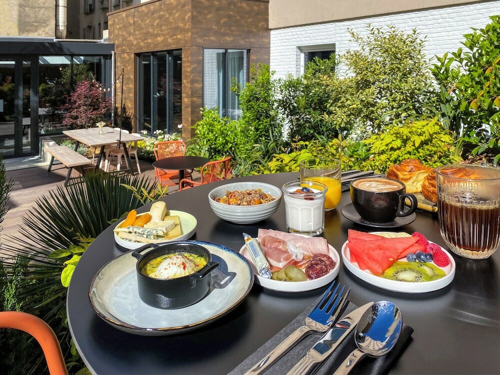 Фото Tribe Paris Batignolles