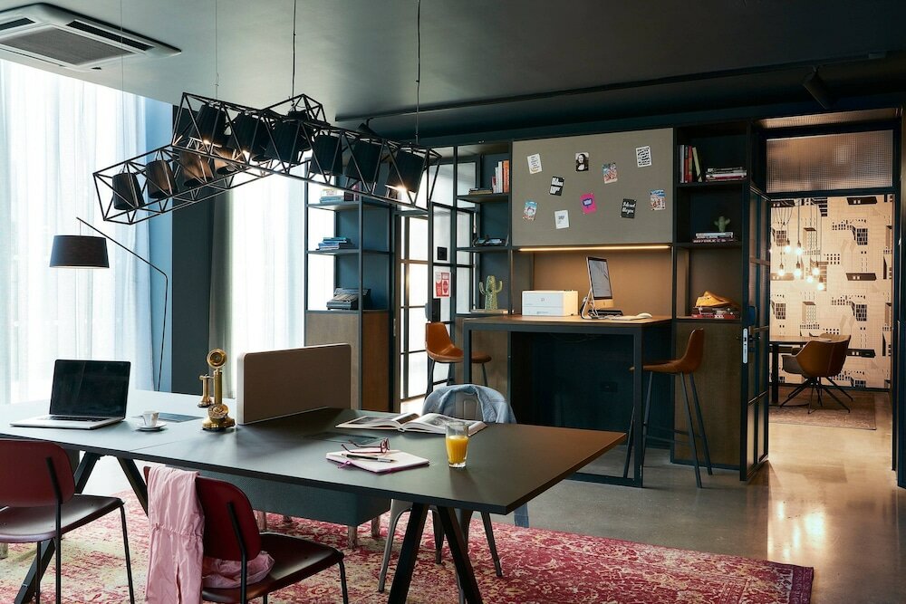 Фото Moxy Chester