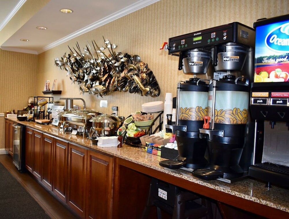 Фото Best Western Plus Easton Inn & Suites