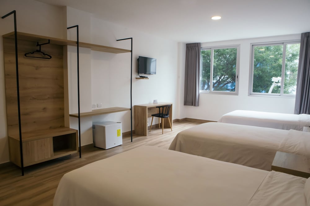 Фото The Park Hotel