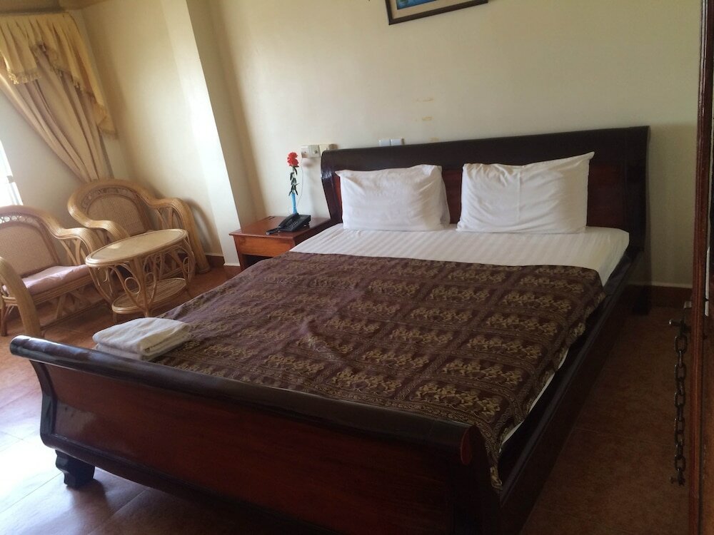 Фото Lux Guesthouse